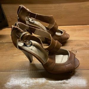 G by Guess Brown 4” Strapy High Heels Open Toe Zipper Heels Size 6M